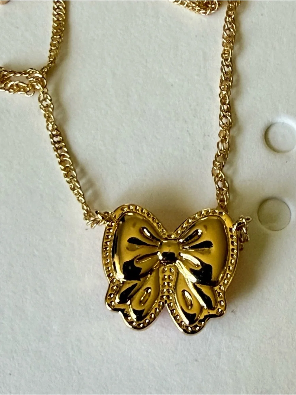 Kendra Scott Bow Necklace pink/ Gold tone 16” - Picture 5 of 6